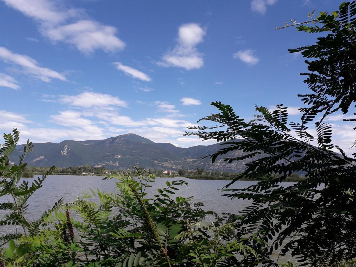 La Brezza Del Lago Marone Bagian luar foto